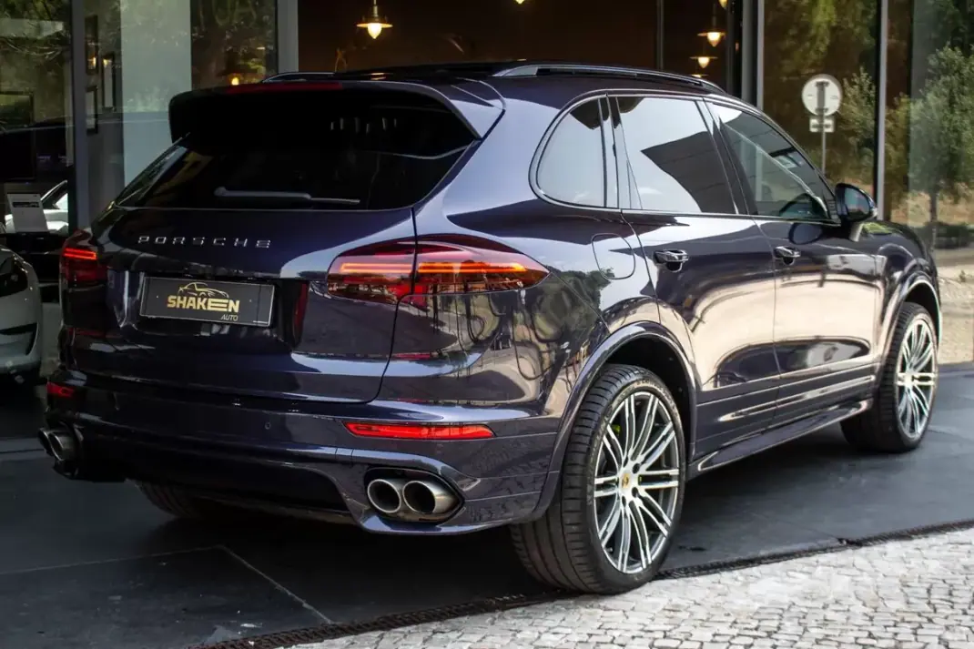 Porsche Cayenne 2016 - 42900 EUR, 139769 km - AUTO.MOTO.pt - 139769km - foto 4 de 49