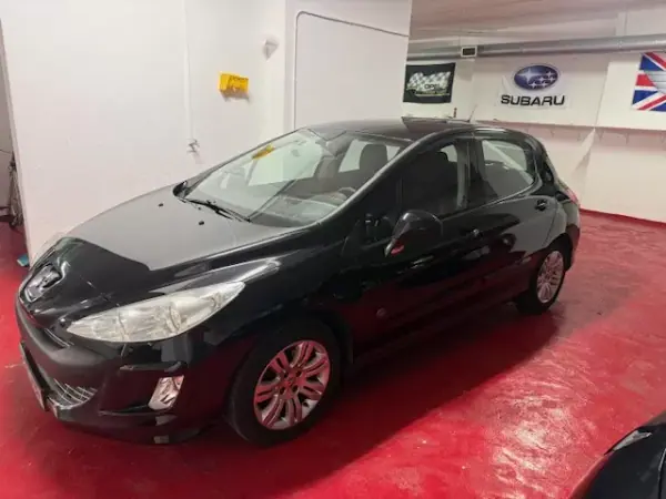 Peugeot 308 2011 - 7400 EUR, 143000 km - AUTO.MOTO.pt - 143000km - foto 3 de 31