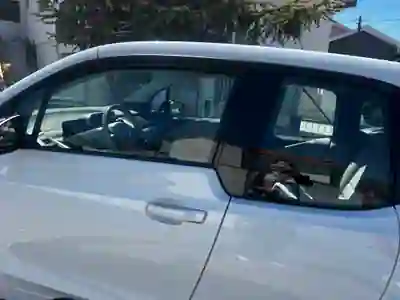 BMW i3 2016 - 9900 EUR, 166500 km - AUTO.MOTO.pt - 166500km - foto 3 de 15