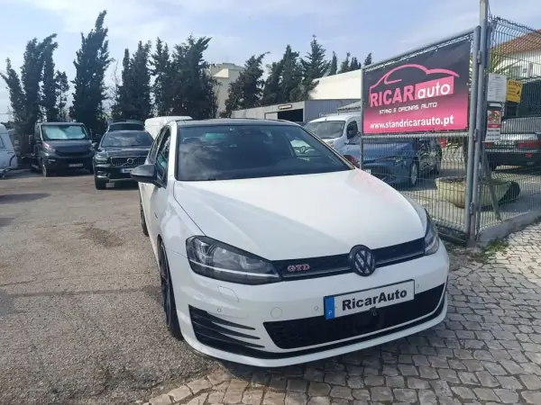 Volkswagen Golf 2014 - 17500 EUR, 162848 km - AUTO.MOTO.pt - 162848km - foto 4 de 57