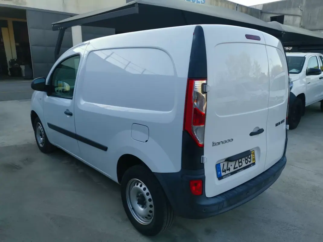 Renault Kangoo dCi 2019 - 10500 EUR, 164400 km - AUTO.MOTO.pt - 164400km - foto 6 de 8
