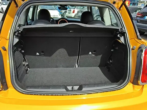 MINI Berlingo 2015 - 18000 EUR, 101200 km - AUTO.MOTO.pt - 101200km - foto 5 de 29