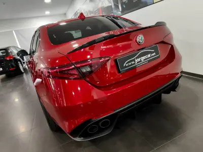 Alfa Romeo Giulia 2018 - 65500 EUR, 53000 km - AUTO.MOTO.pt - 53000km - foto 25 de 37