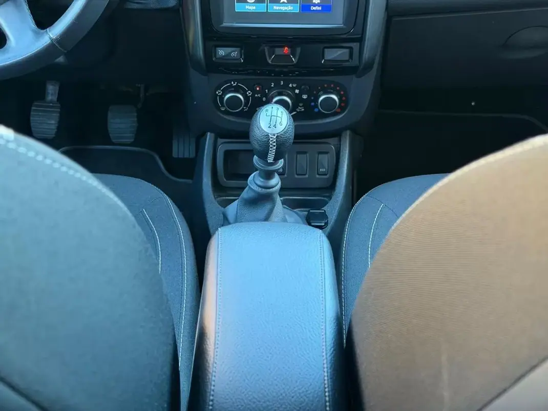 Dacia Duster 2018 - 12900 EUR, 131000 km - AUTO.MOTO.pt - 131000km - foto 16 de 31