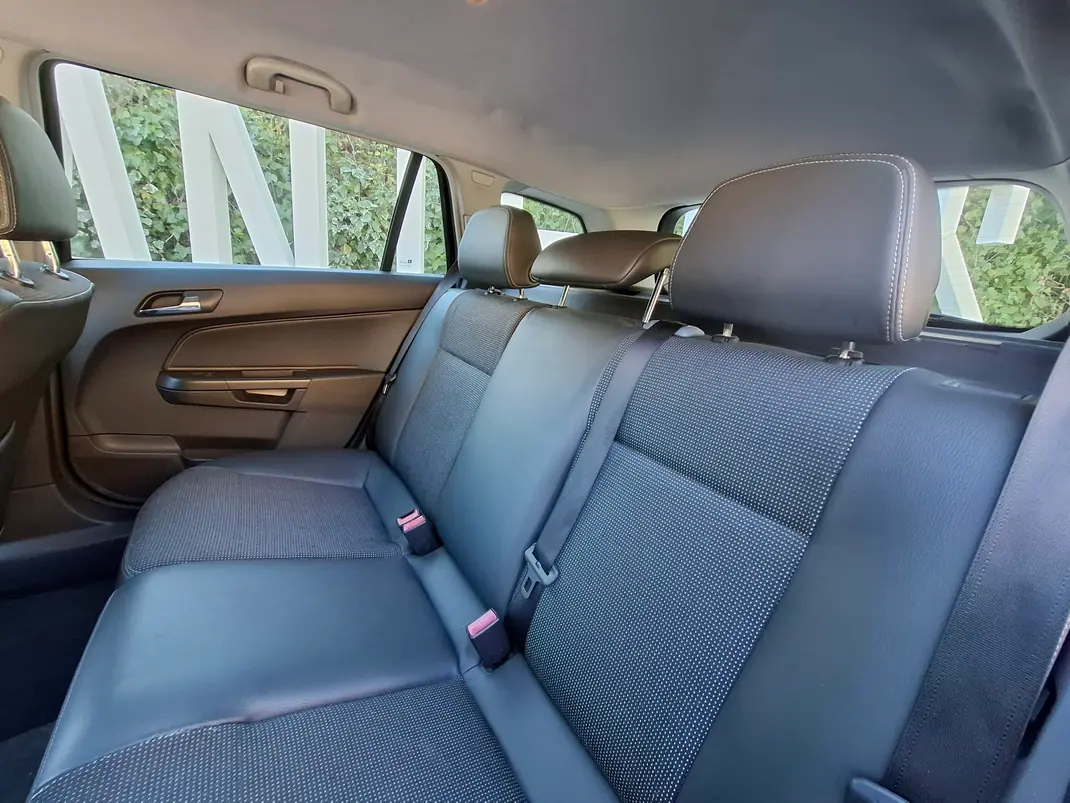 Opel Astra 2005 - 4500 EUR, 310000 km - AUTO.MOTO.pt - 310000km - foto 14 de 14