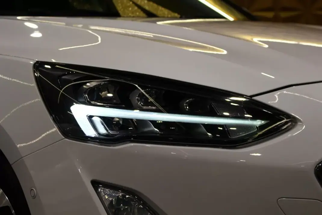 Ford Focus SW 2019 - 13900 EUR, 160000 km - AUTO.MOTO.pt - 160000km - foto 7 de 32