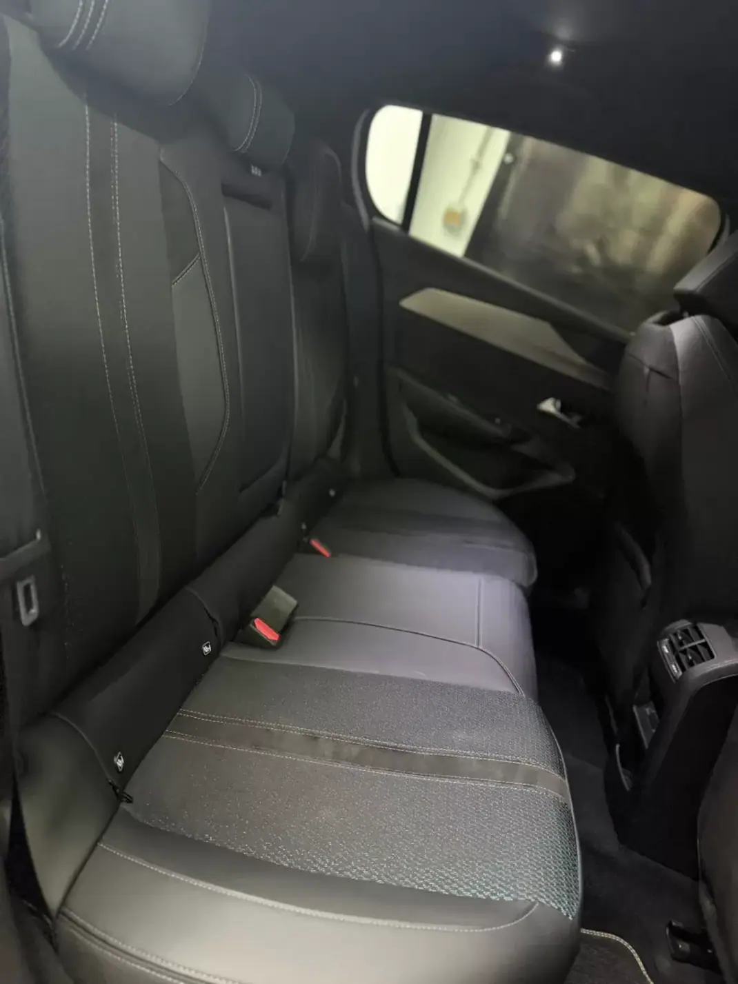 Peugeot e-308 2023 - 29990 EUR, 18850 km - AUTO.MOTO.pt - 18850km - foto 14 de 14