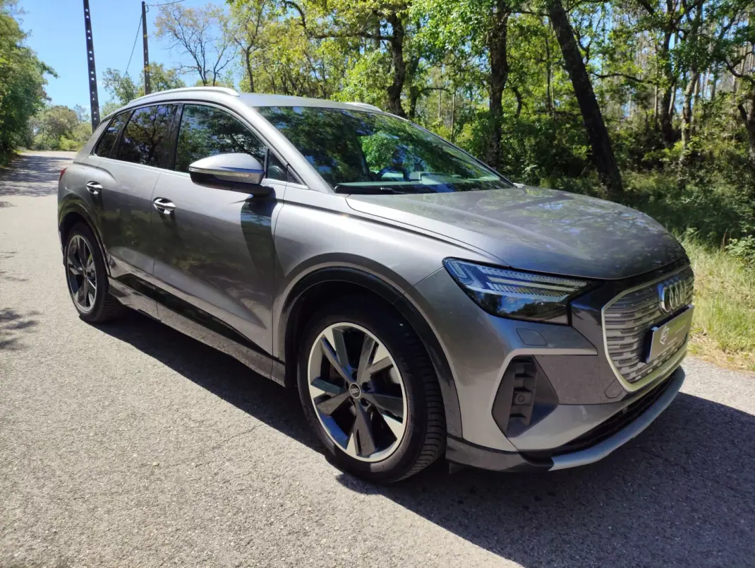 Audi Q4 e-tron 2021 - 24800 EUR, 180100 km - AUTO.MOTO.pt - 180100km - foto 5 de 22