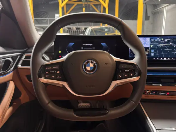 BMW i4 2024 - 44990 EUR, 14400 km - AUTO.MOTO.pt - 14400km - foto 12 de 25