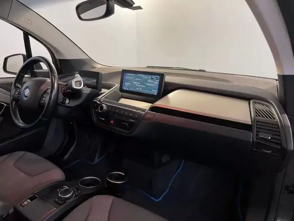 BMW i3 2016 - 13950 EUR, 124000 km - AUTO.MOTO.pt - 124000km - foto 20 de 40