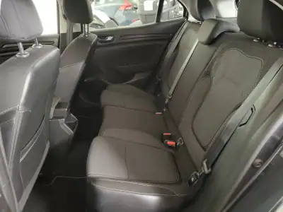 Renault Mégane 2019 - 13490 EUR, 113000 km - AUTO.MOTO.pt - 113000km - foto 13 de 14