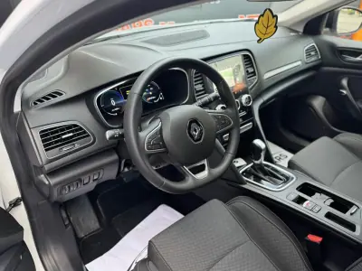 Renault Mégane Sport Tourer 2023 - 24900 EUR, 16217 km - AUTO.MOTO.pt - 16217km - foto 5 de 22