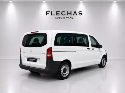 Mercedes-Benz Vito Tourer 2017 - 25000 EUR, 176000 km - AUTO.MOTO.pt - 176000km - foto 2 de 12