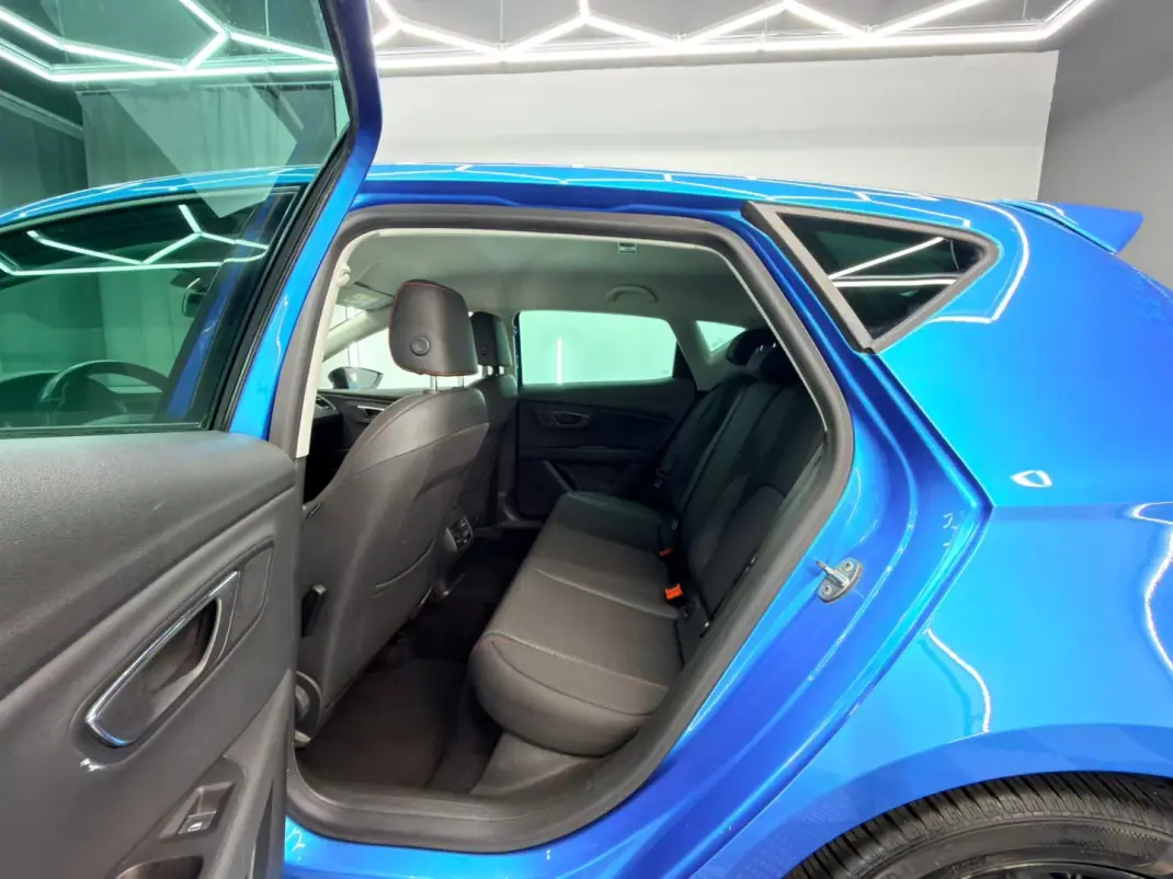 SEAT Leon 2014 - 14000 EUR, 160000 km - AUTO.MOTO.pt - 160000km - foto 9 de 18