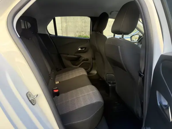 Opel Corsa 2021 - 8950 EUR, 235000 km - AUTO.MOTO.pt - 235000km - foto 13 de 14