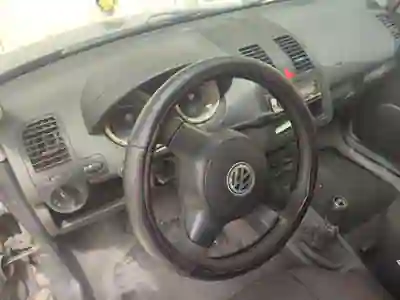 Volkswagen Polo 2001 - 1300 EUR, 228796 km - AUTO.MOTO.pt - 228796km - foto 12 de 15