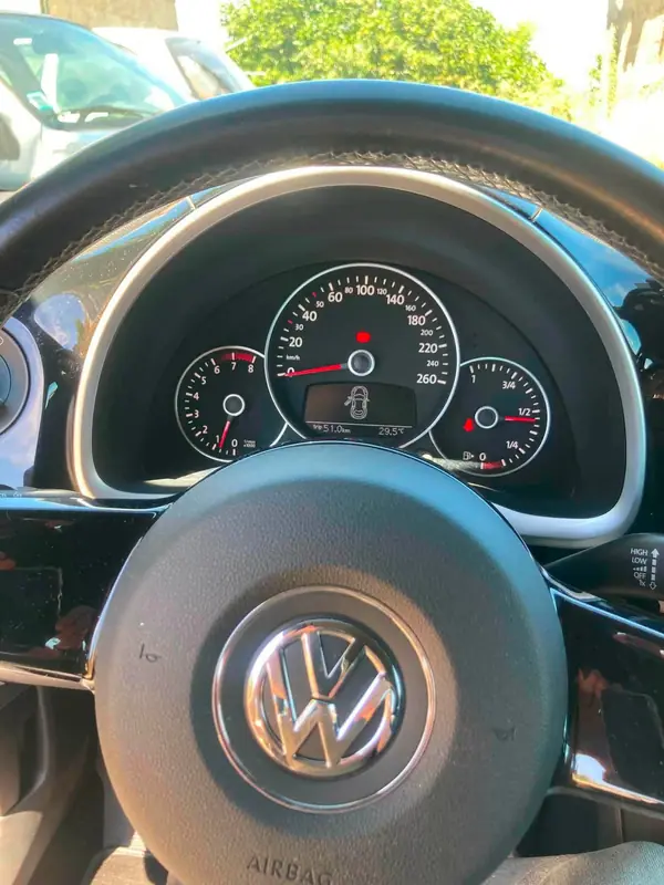 Volkswagen New Beetle 2012 - 8700 EUR, 190000 km - AUTO.MOTO.pt - 190000km - foto 6 de 6