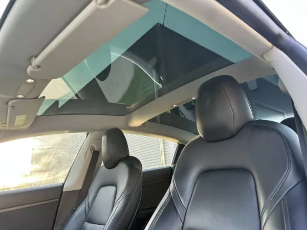 Tesla Model 3 2019 - 24900 EUR, 170000 km - 170000km - foto 28 de 49