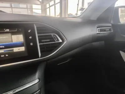 Peugeot 308 2014 - 9350 EUR, 207000 km - AUTO.MOTO.pt - 207000km - foto 34 de 34