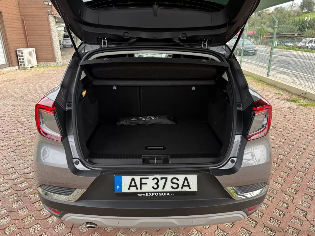 Renault Captur 2021 - 19900 EUR, 41569 km - AUTO.MOTO.pt - 41569km - foto 7 de 22