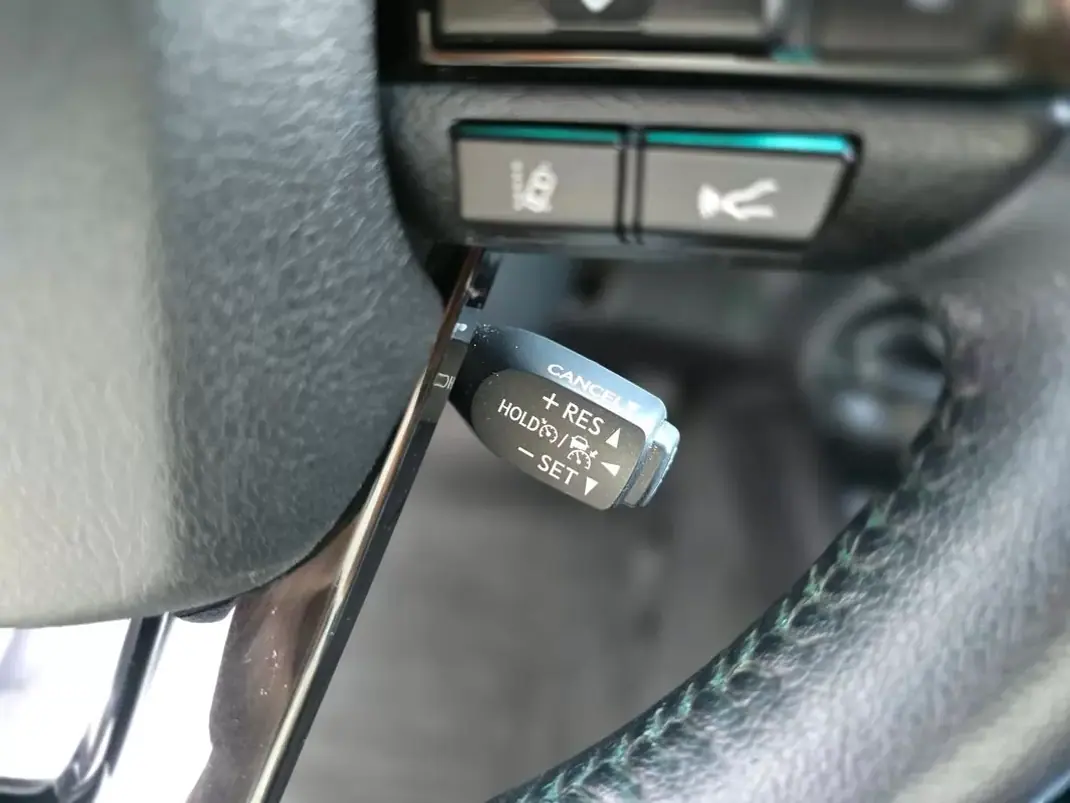 Toyota Hilux 2021 - 42500 EUR, 103000 km - AUTO.MOTO.pt - 103000km - foto 17 de 38
