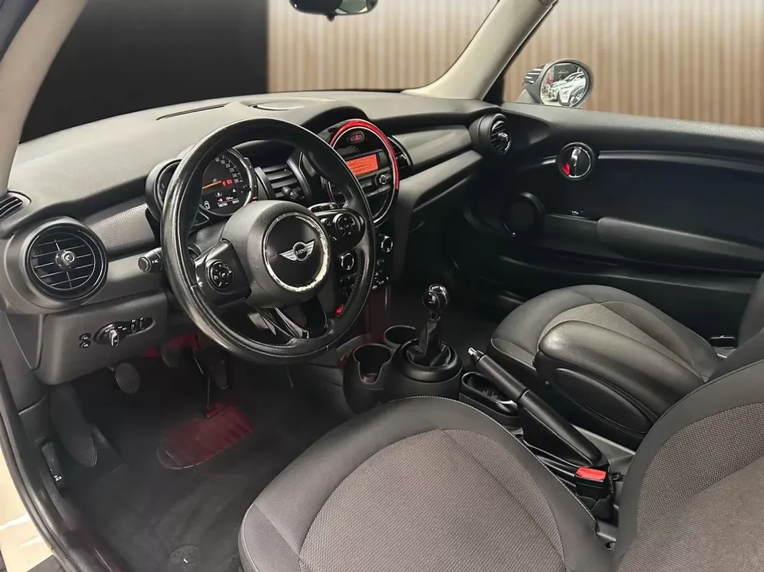 MINI Cooper 2014 - 11500 EUR, 190000 km - AUTO.MOTO.pt - 190000km - foto 7 de 16