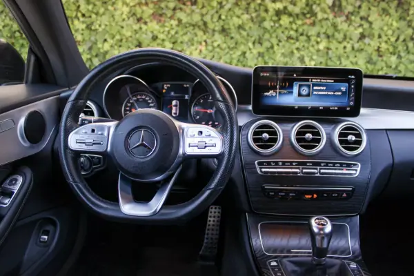 Mercedes-Benz C 200 2019 - 29900 EUR, 90000 km - AUTO.MOTO.pt - 90000km - foto 14 de 16