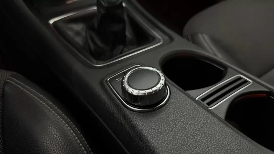 Mercedes-Benz A 180 2014 - 13990 EUR, 259250 km - AUTO.MOTO.pt - 259250km - foto 29 de 29