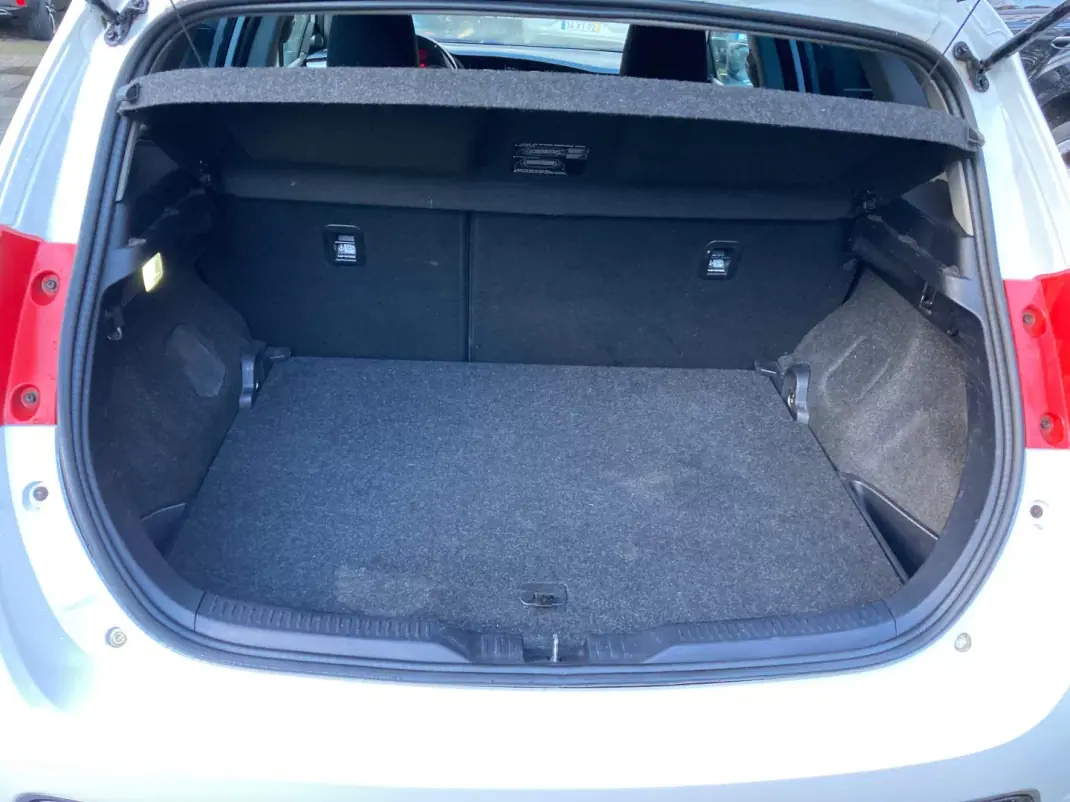 Toyota Auris 2013 - 13250 EUR, 145685 km - AUTO.MOTO.pt - 145685km - foto 14 de 15