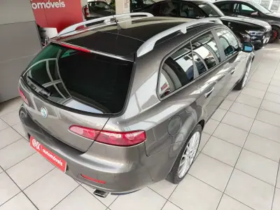 Alfa Romeo 159 Sportwagon 2008 - 7250 EUR, 221050 km - AUTO.MOTO.pt - 221050km - foto 12 de 37