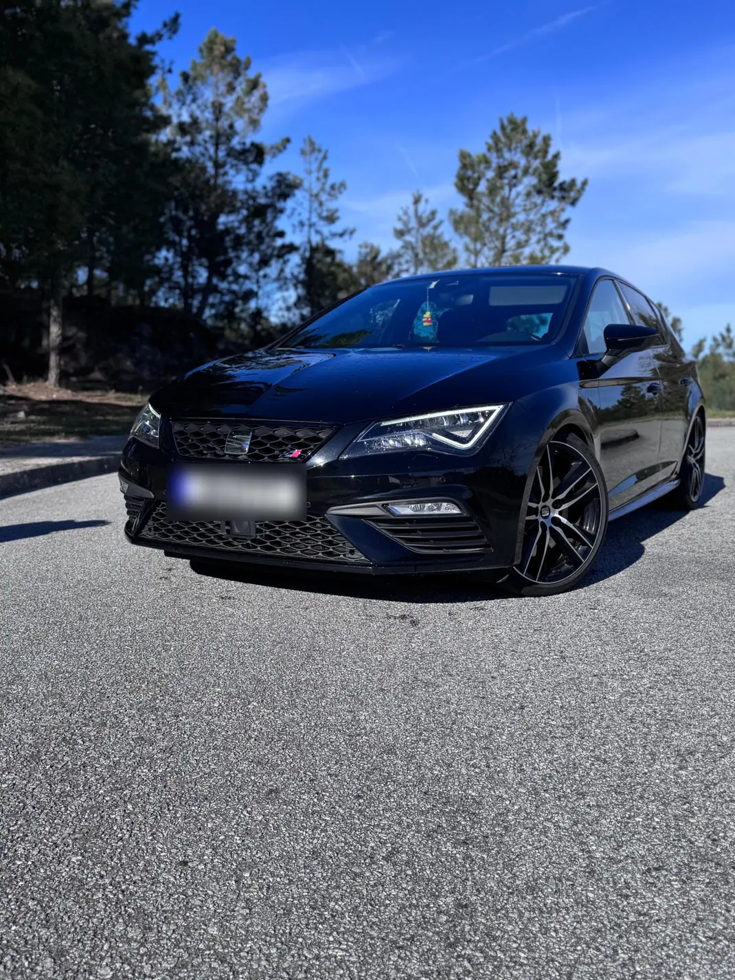 SEAT Leon 2017 - 25900 EUR, 97250 km - AUTO.MOTO.pt - 97250km - foto 1 de 12