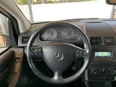Mercedes-Benz A 180 2006 - 5950 EUR, 150000 km - AUTO.MOTO.pt - 150000km - foto 10 de 22