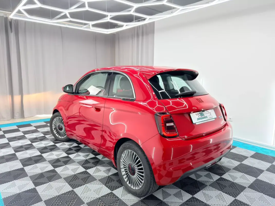 Fiat 500e 2023 - 13250 EUR, 22000 km - AUTO.MOTO.pt - 22000km - foto 5 de 24