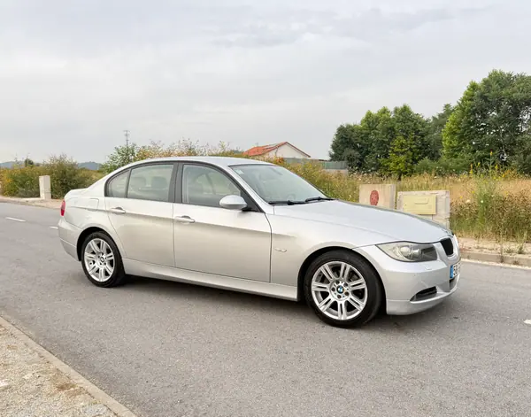 BMW 320 2006 - 7750 EUR, 310000 km - AUTO.MOTO.pt - 310000km - foto 3 de 9