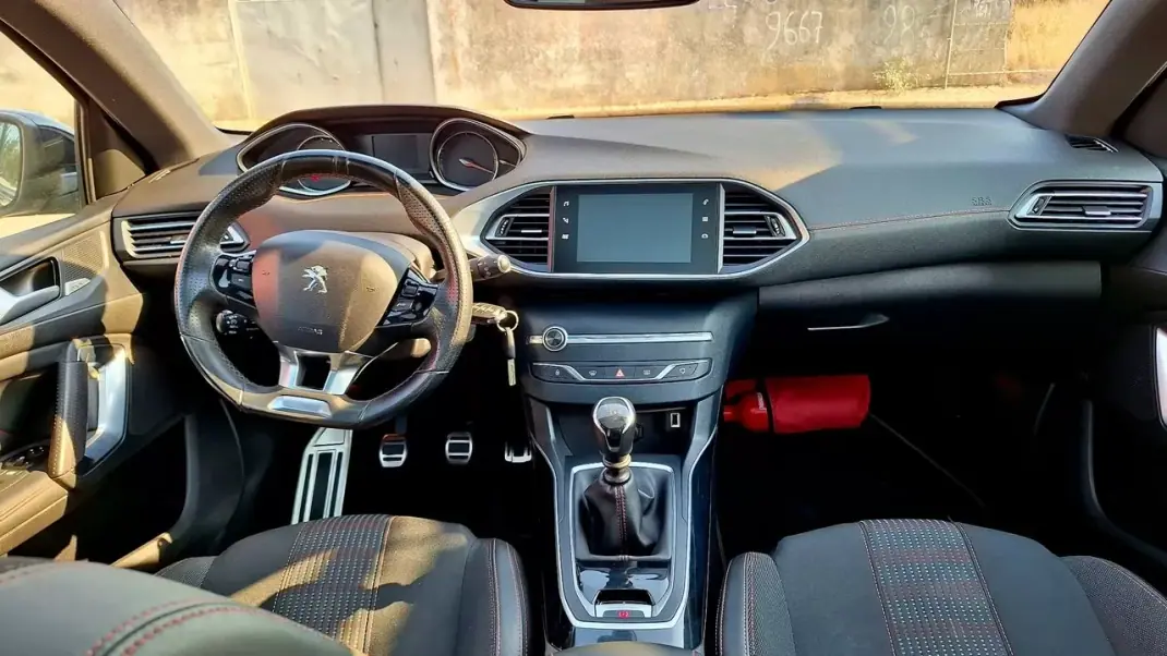 Peugeot 308 SW 2020 - 14500 EUR, 142000 km - AUTO.MOTO.pt - 142000km - foto 20 de 28