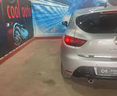 Renault Clio 2019 - 11750 EUR, 106000 km - AUTO.MOTO.pt - 106000km - foto 17 de 45