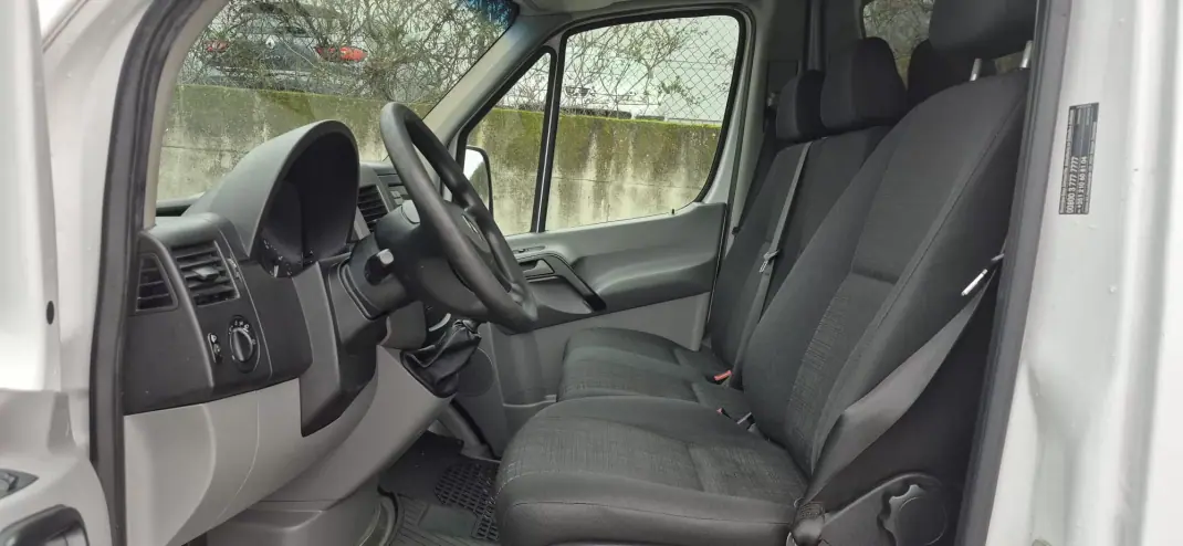 Mercedes-Benz Sprinter 214 CDI 2017 - 14750 EUR, 360000 km - AUTO.MOTO.pt - 360000km - foto 5 de 15