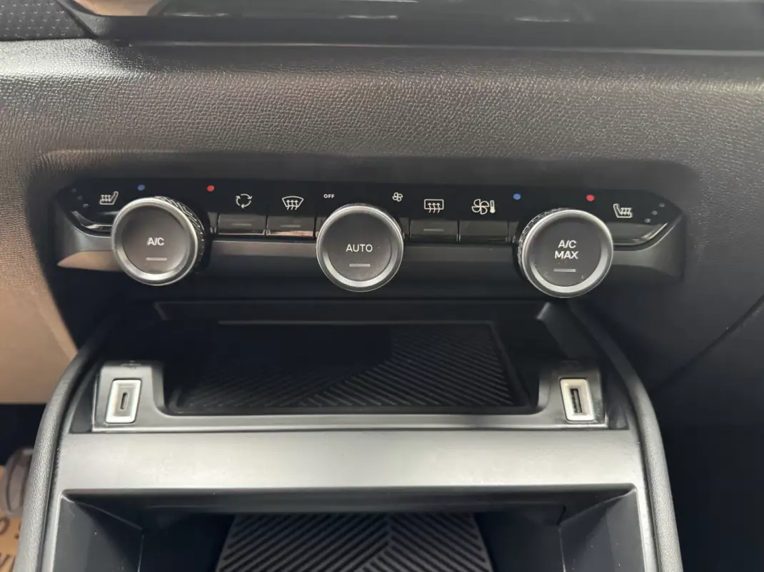 Citroën e-C4 2022 - 18500 EUR, 65000 km - AUTO.MOTO.pt - 65000km - foto 42 de 48