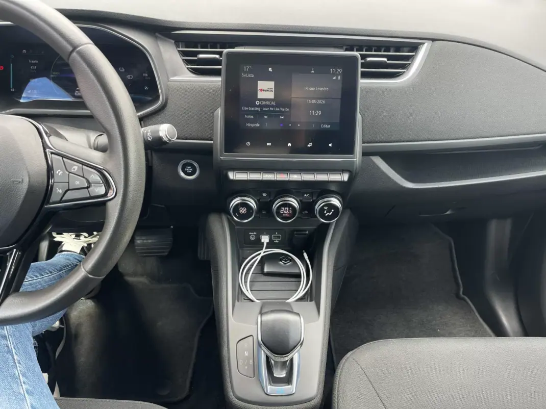 Renault Zoe 2020 - 14990 EUR, 69000 km - AUTO.MOTO.pt - 69000km - foto 15 de 23