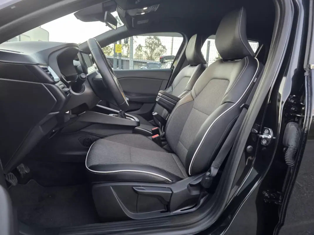 Renault Clio 2022 - 14500 EUR, 104000 km - AUTO.MOTO.pt - 104000km - foto 14 de 43