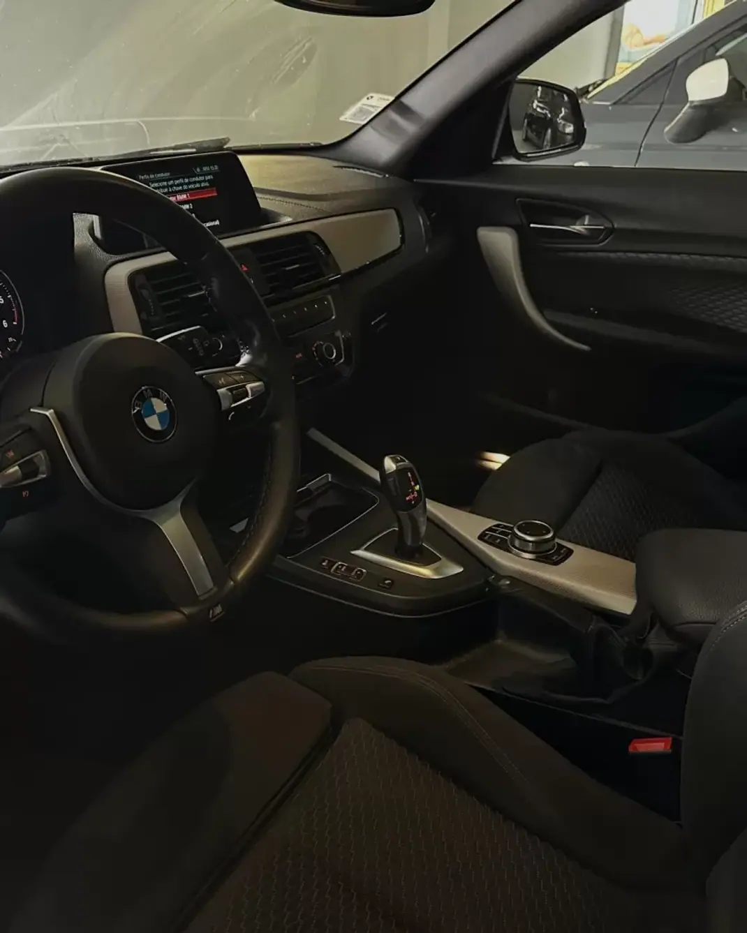 BMW 116 2018 - 18450 EUR, 214000 km - AUTO.MOTO.pt - 214000km - foto 10 de 20