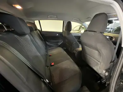 Peugeot 308 2019 - 10990 EUR, 130000 km - 130000km - foto 9 de 38