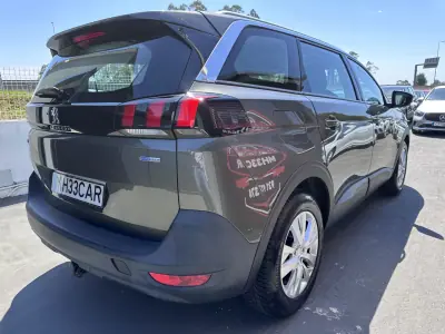 Peugeot 5008 2017 - 13900 EUR, 200000 km - AUTO.MOTO.pt - 200000km - foto 7 de 49
