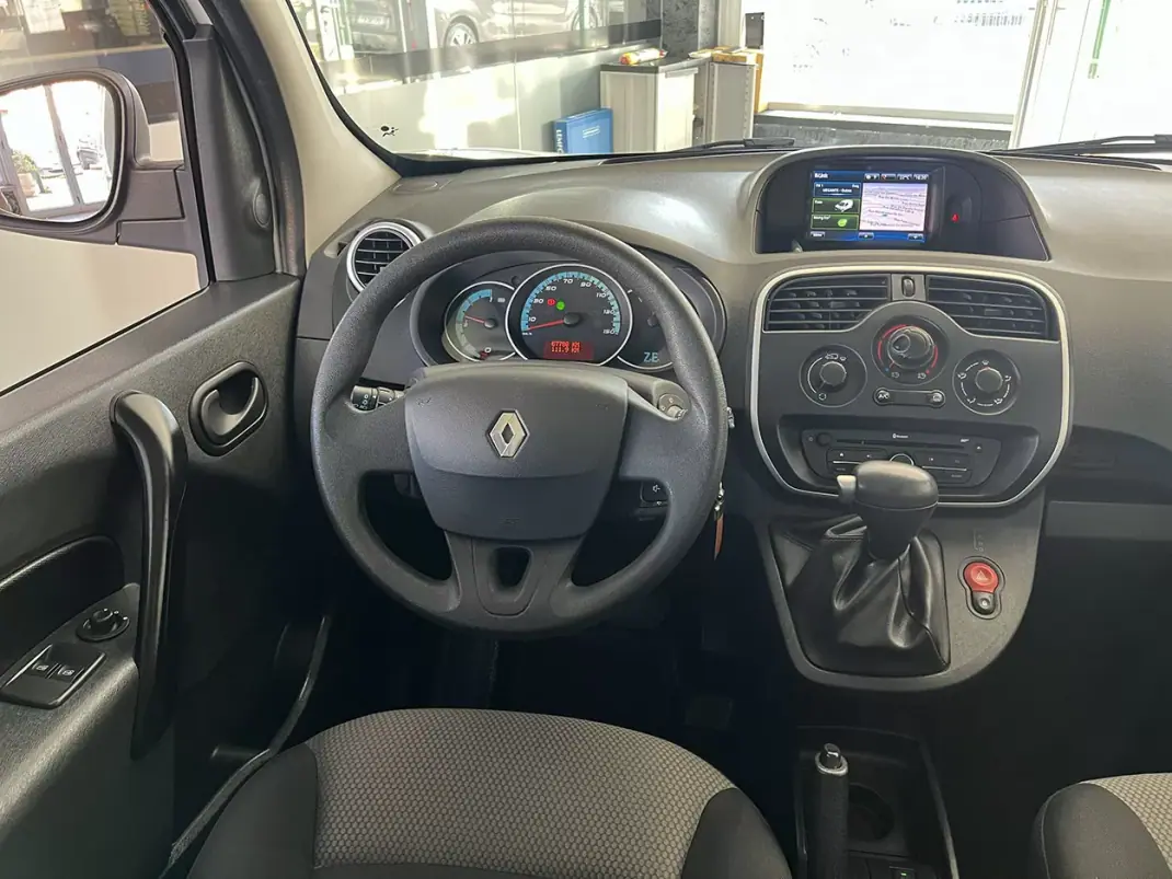 Renault Kangoo 2021 - 16800 EUR, 67687 km - AUTO.MOTO.pt - 67687km - foto 9 de 22