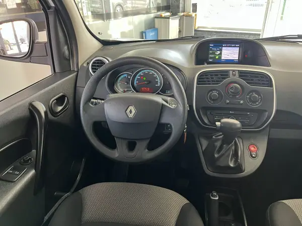Renault Kangoo 2021 - 15800 EUR, 67687 km - AUTO.MOTO.pt - 67687km - foto 9 de 22