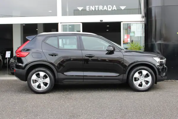 Volvo XC 40 2021 - 24500 EUR, 136304 km - AUTO.MOTO.pt - 136304km - foto 5 de 21