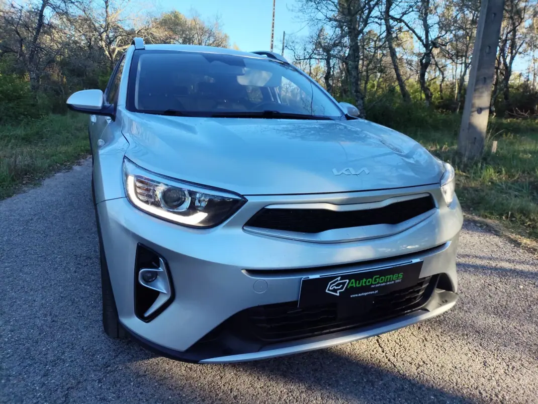 Kia Stonic 2025 - 17250 EUR, 22410 km - AUTO.MOTO.pt - 22410km - foto 6 de 20