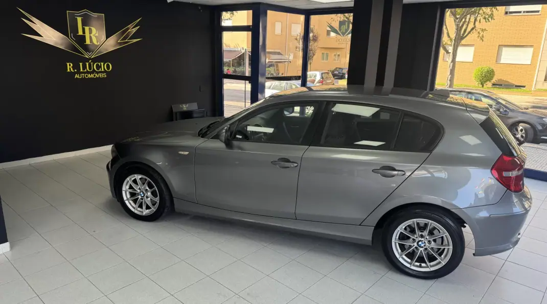 BMW 118 2010 - 9500 EUR, 241971 km - AUTO.MOTO.pt - 241971km - foto 14 de 28