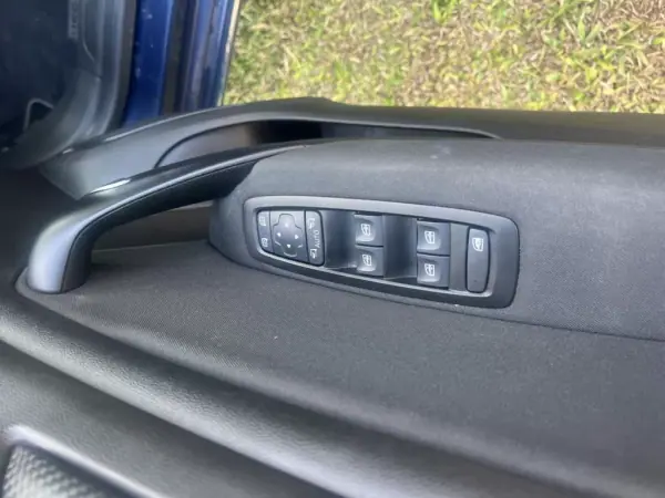 Renault Mégane Coupe 2017 - 14490 EUR, 193200 km - AUTO.MOTO.pt - 193200km - foto 10 de 13