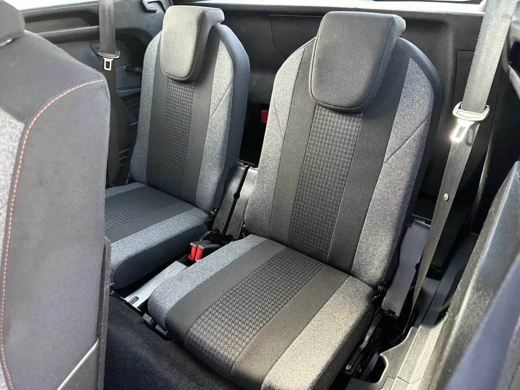Peugeot 5008 2017 - 14900 EUR, 200000 km - 200000km - foto 56 de 63